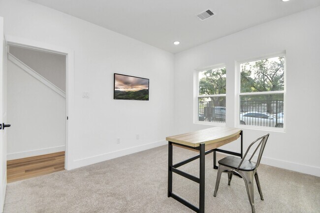 Photo - 4802 Elysian St