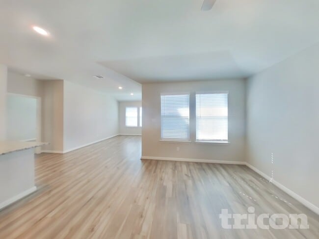 Photo - 13526 Emerson Wy