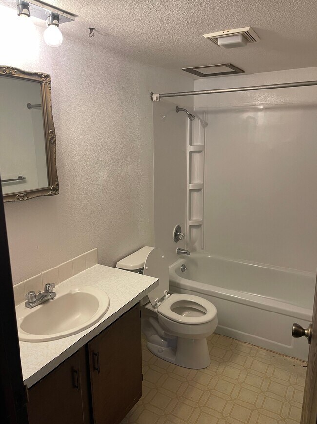 Photo - 1251 Hammond Ln Unit 3