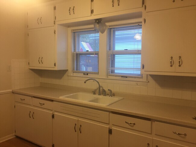 Photo - 4252 1st St