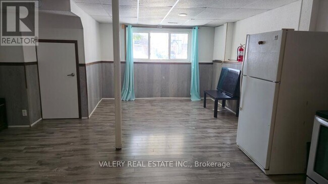 Photo - 25 Sutter Ave