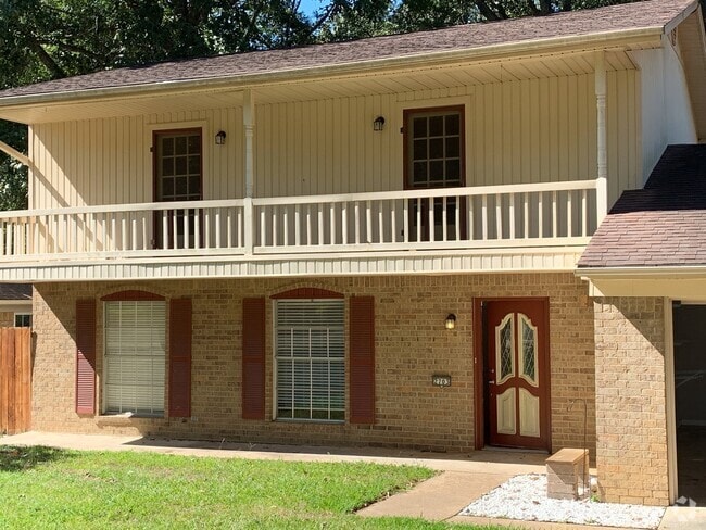 Building Photo - 4/2.5/2 Fenced yard LISD Rental