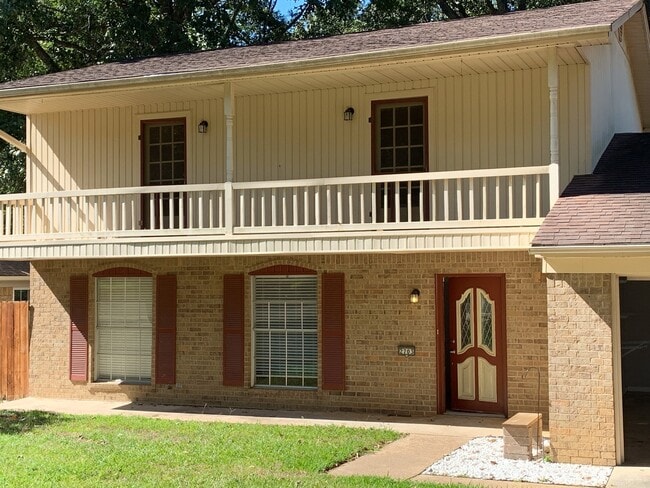 4/2.5/2 Fenced yard LISD - 4/2.5/2 Fenced yard LISD House
