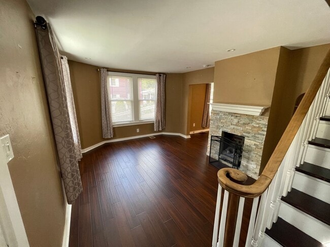 Photo - Charming 2BR Home with Large Yard & Porch in Mount Washington