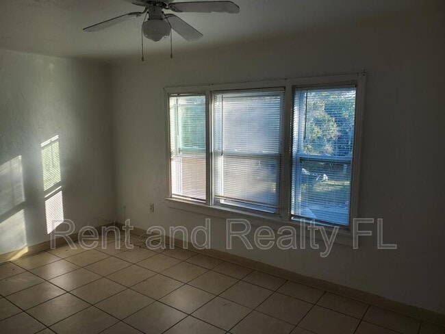 Photo - 827 Paris Ave S