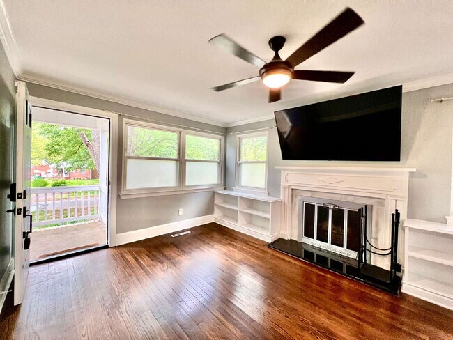 Photo - Welcome home to this charming house located near the heart of Charlotte, NC.