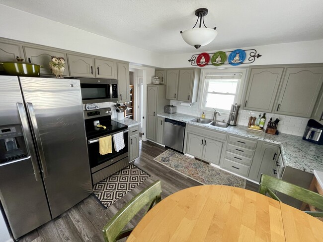 Cocina - 411 7th St NE