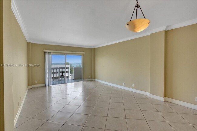 Photo - 1455 N Treasure Dr Apartamento Unidad 7F