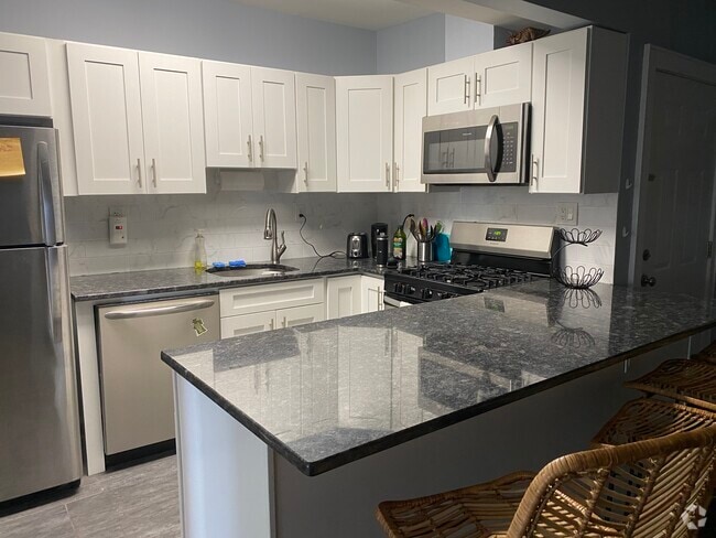 Building Photo - 608 Washington St Unit 3rd floor Rental
