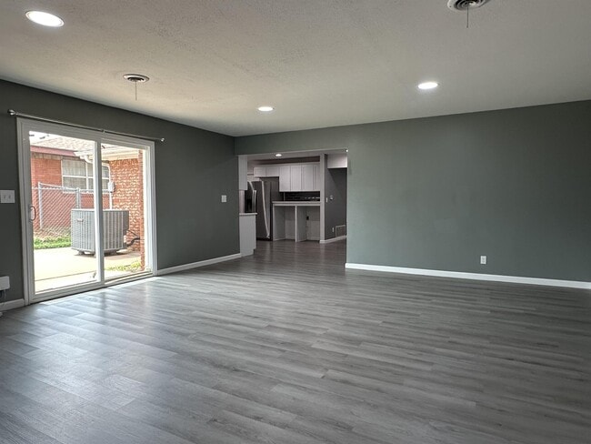 Photo - 3633 Buffalo Dr