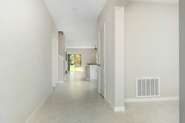 Photo - Spacious 5-Bed Touchstone Home – Primary Suite Downstairs, 2-Car Garage