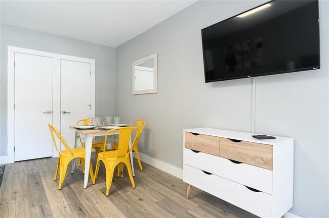 Photo - 1020 N Victoria Park Rd Unidad 15