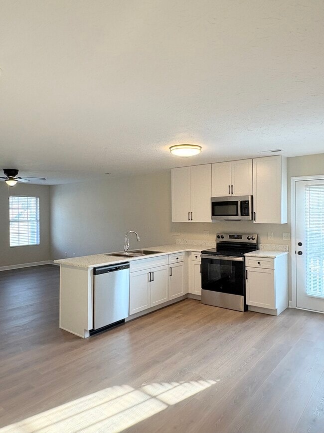 Photo - 353 Catalpa Cir