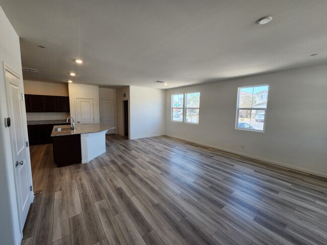 Photo - Gorgeous 3bed/2.5bath/2Car home located in Insirada
