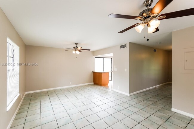 Photo - 1430 W Sandpiper Cir