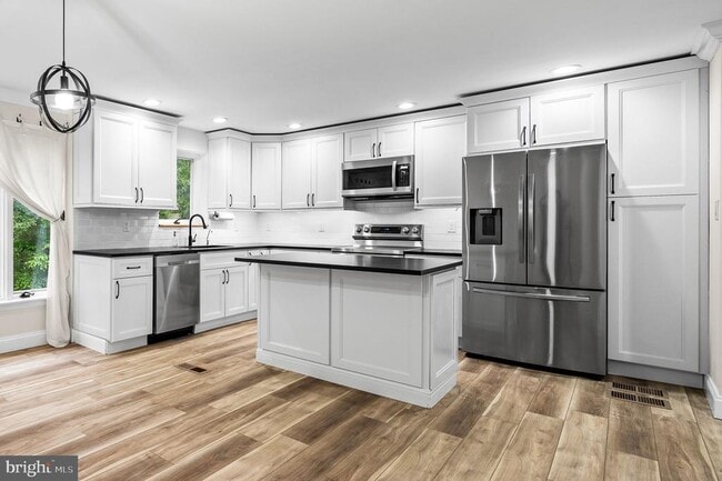 Photo - 43 Gunning Ln