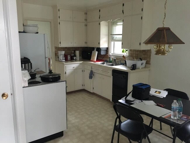 Photo - Great Home W/Detached Garage, Close to Campus!