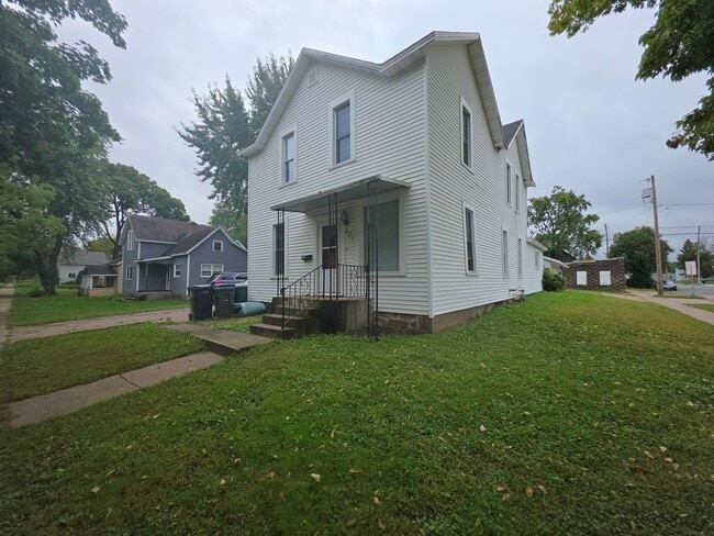 Photo - 639 Hudson St Unit 1