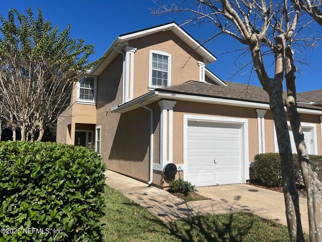 Building Photo - 385 Scrub Jay Dr