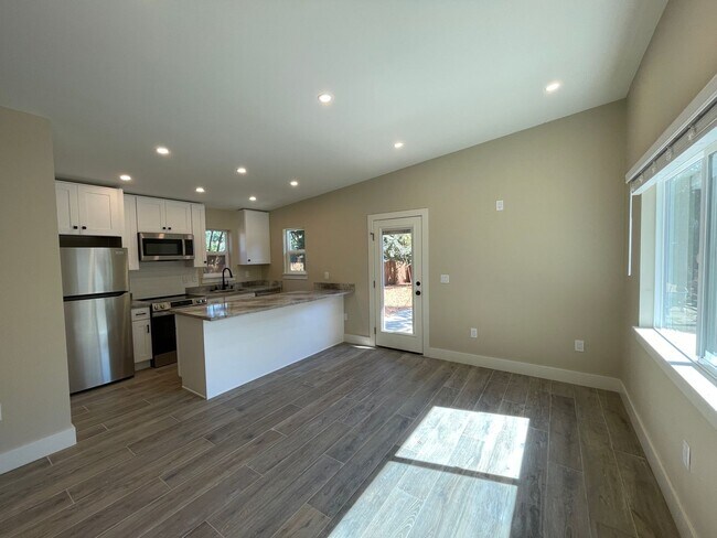 Photo - 12-768 Unit E