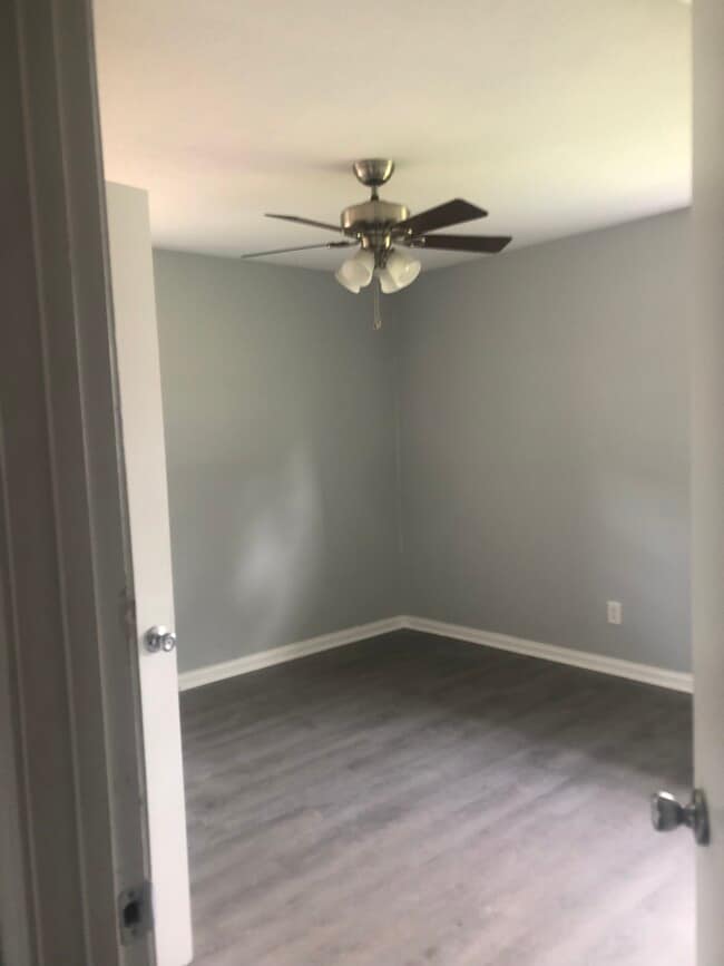 Photo - 185 College Ave