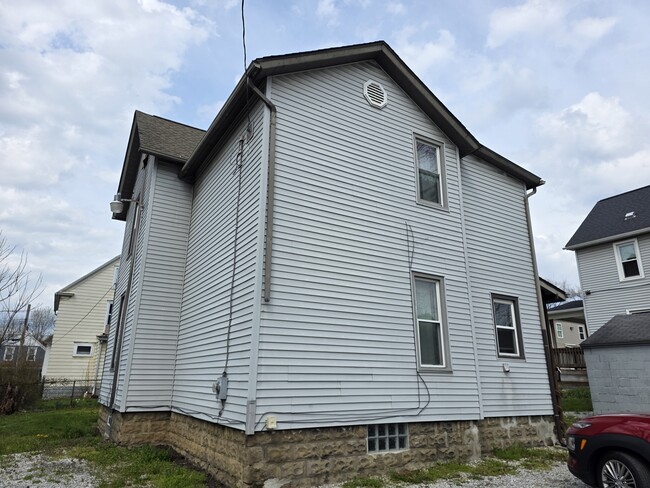 Building Photo - 497 Sumner St