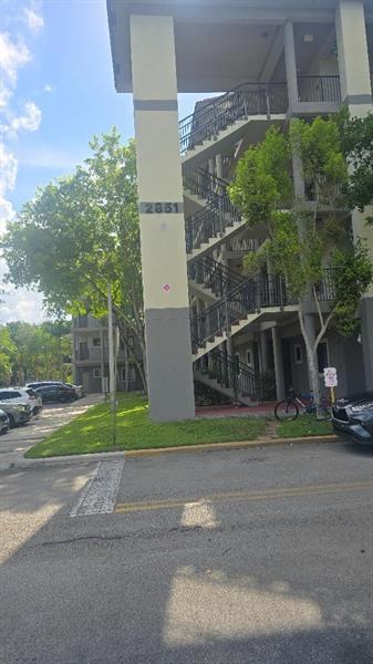 Photo - 2851 Riverside Dr Unit 107