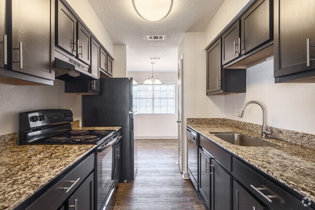 2BR, 2BA - 1,453SF