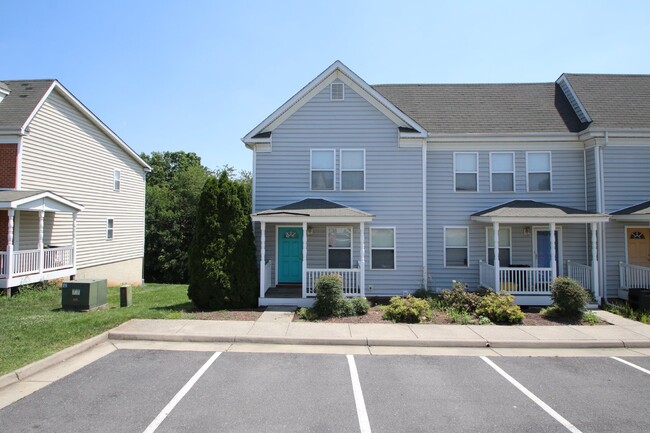 Building Photo - 1260 Old Richmond Circle