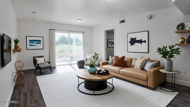 Building Photo - 4233 N Longview Ave Unit 205