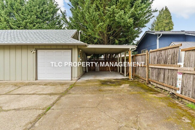 Photo - 2082 Ohio St