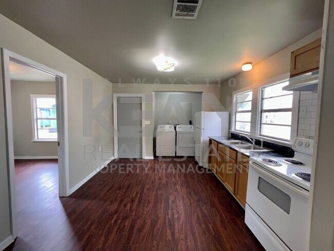 Photo - 2 Bedroom Home in Freetown!
