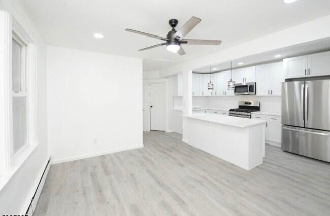 905 85th St Unit 2nd Fl