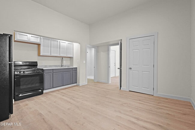 Photo - 511 E Nevada Ave Unit B