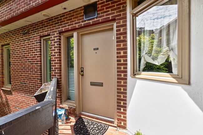 Photo - 1625 Q St NW