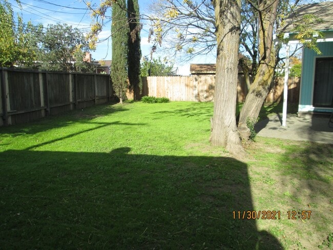 Photo - 527 N Washington St