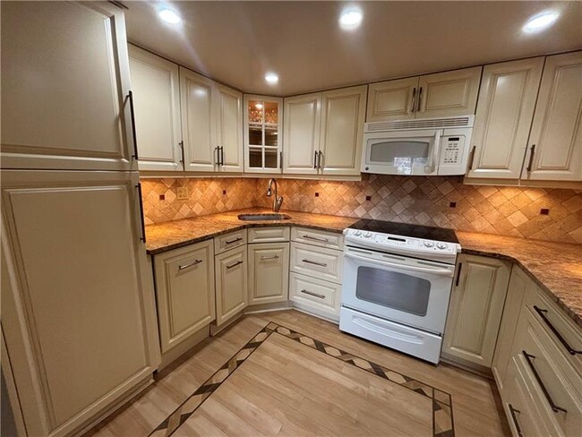 Photo - 1 Trimont Ln