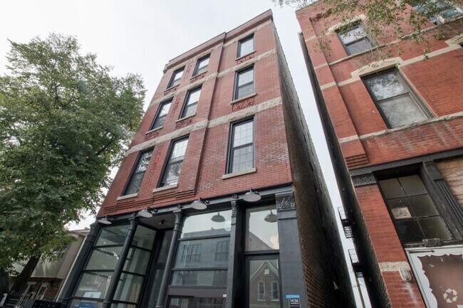 Building Photo - 1436 W Blackhawk St Unit 203 Rental