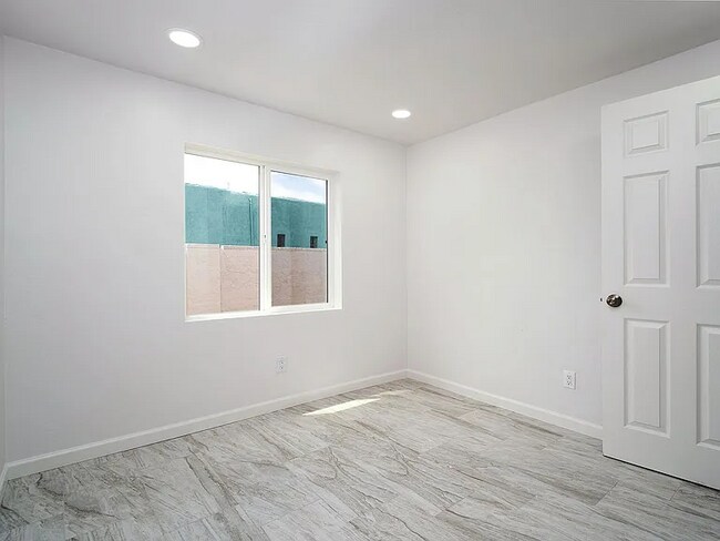 Photo - 1017 E West Cir Dr Unit 1