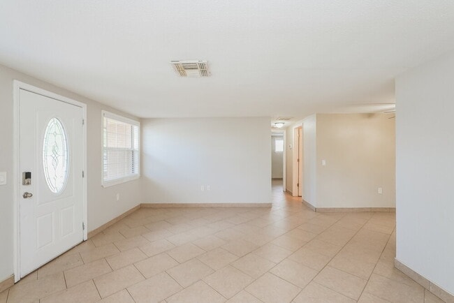 Photo - 6024 Boxwood Dr