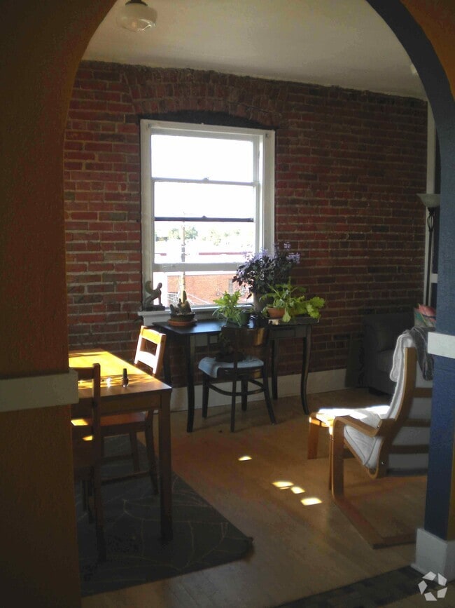 Building Photo - 211 E Grand Ave Unit Apt 404