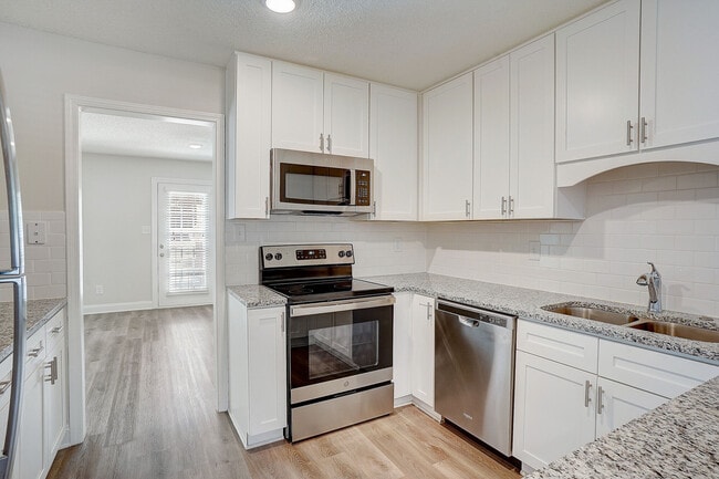 Photo - Strawberry Hill