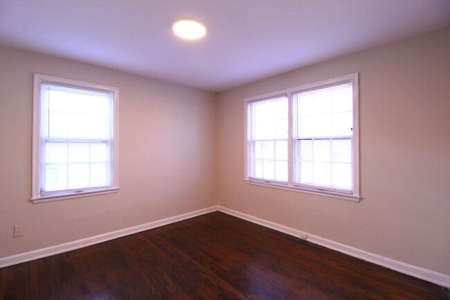 Photo - December FREE On This 1 Bedroom 1 Bath Duplex in Navy Hill Area in Olathe
