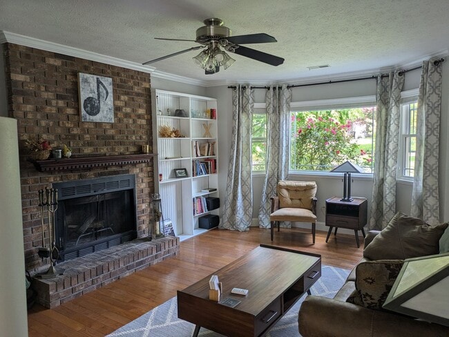 1221 Reston Ct