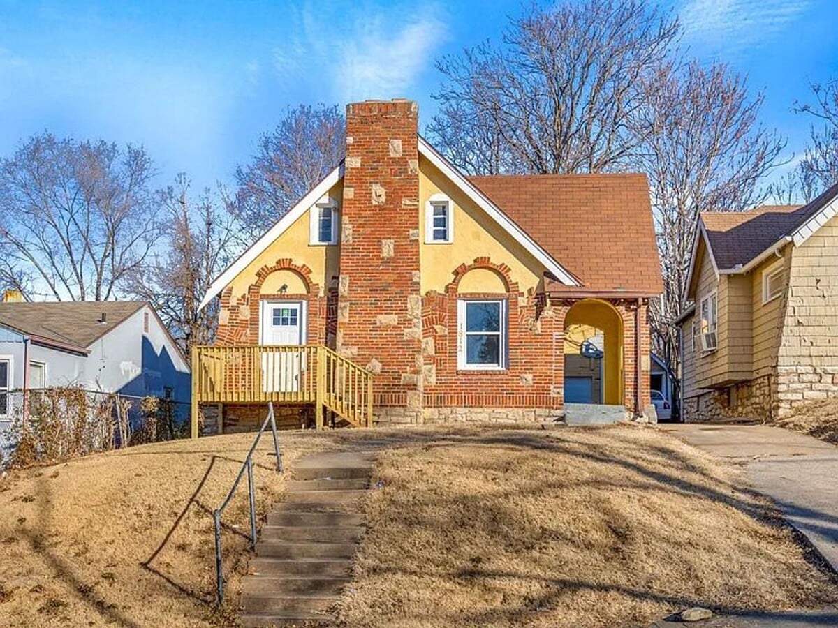 Photo - 1812 E 68th St Casa