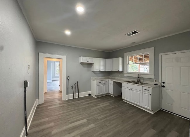 Photo - 2514 Poplar St