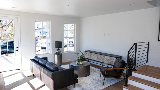 Photo - Hollywood Luxury Living