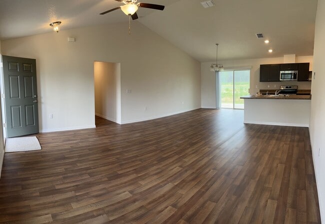 Photo - Marion Oaks