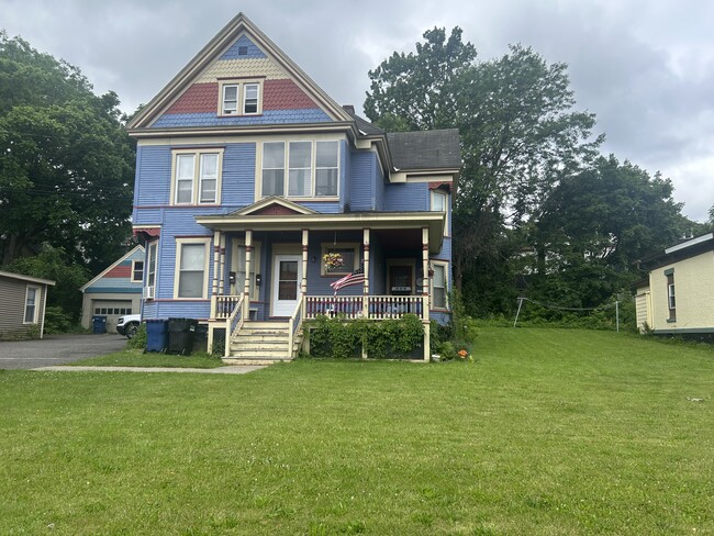 Building Photo - 305 N Lowell Ave Unit 2