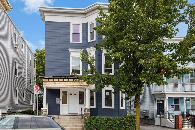 Photo - 422 Bowdoin St Unit 2